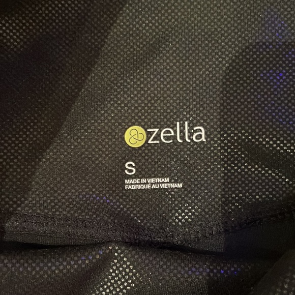 Zella black with a slight leather look legging - Picture 3 of 3